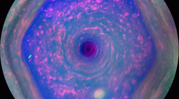 Шестиугольник Сатурна от Кассини